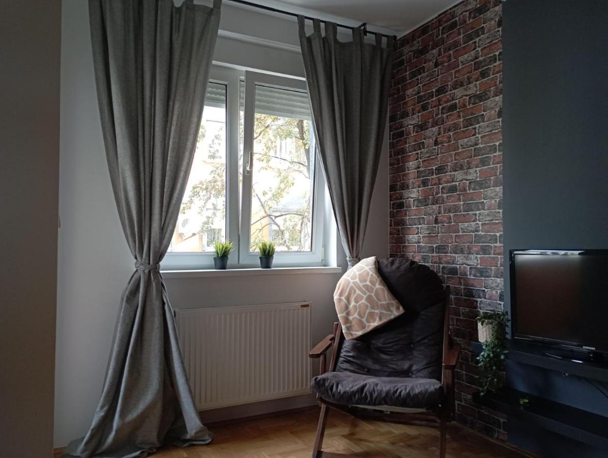 Sun Center Apartment Novi Sad Buitenkant foto