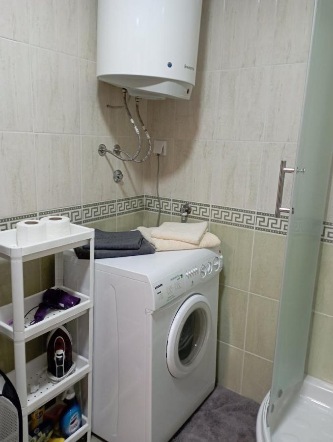 Sun Center Apartment Novi Sad Buitenkant foto